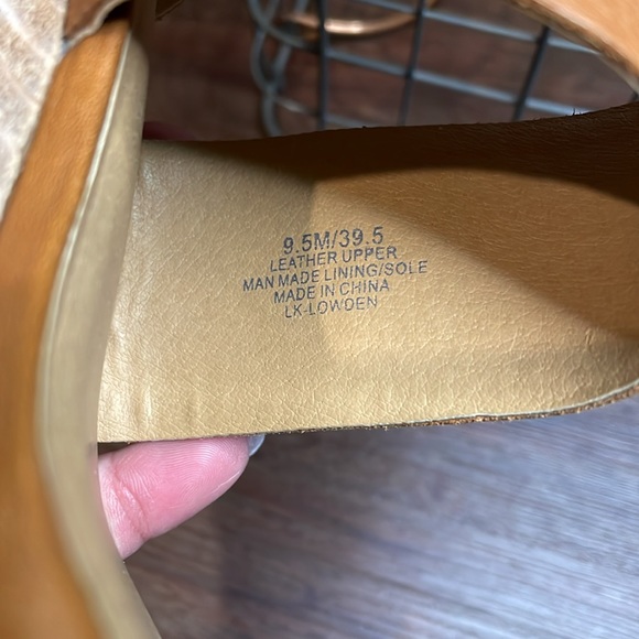 Lucky Brand Lowden Leather Sandals - Picture 5 of 11